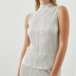 NWT Rails Trea Top in frost sz small